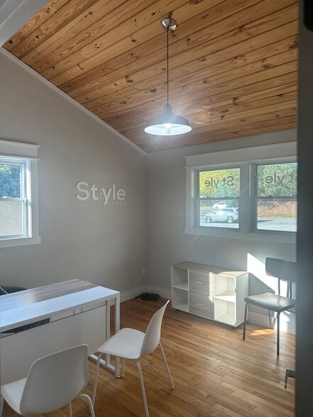 More Photos Of 1320 Haywood Rd, Greenville Office For Sale