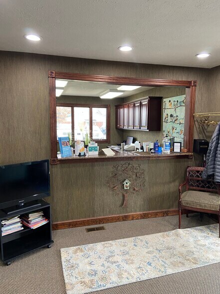 More Photos Of 610 E 11th St, Rushville Medical For Sale