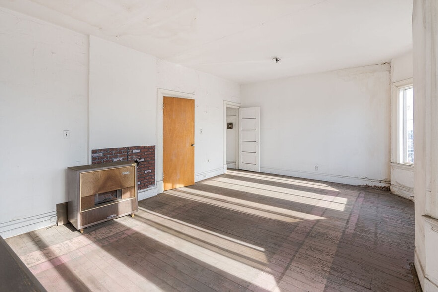 More Photos Of 4712 International Blvd, Oakland Specialty For Sale