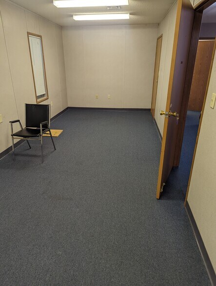 More Photos Of 5808 Allender Rd, White Marsh Self Storage For Lease