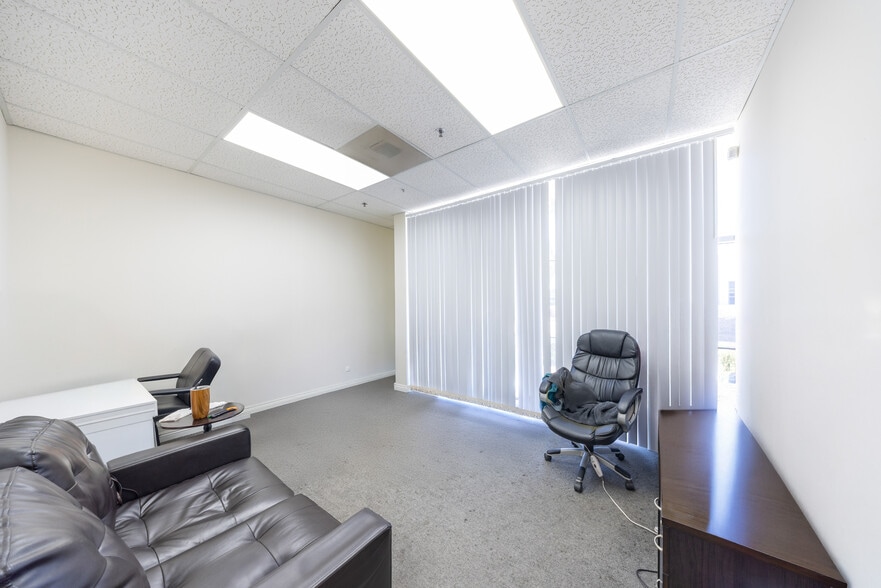 More Photos Of 15350 Fairfield Ranch Rd, Chino Hills Warehouse For Lease