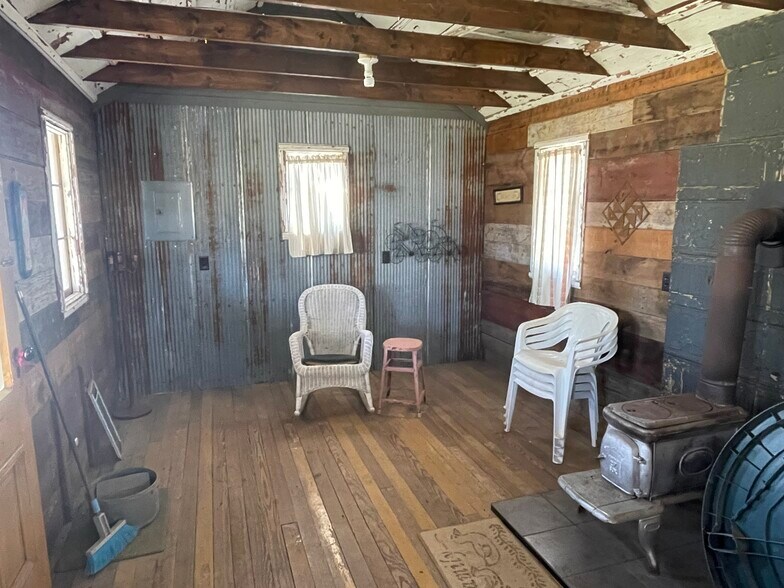 More Photos Of 14152 Highway K64, Whiting Specialty For Sale