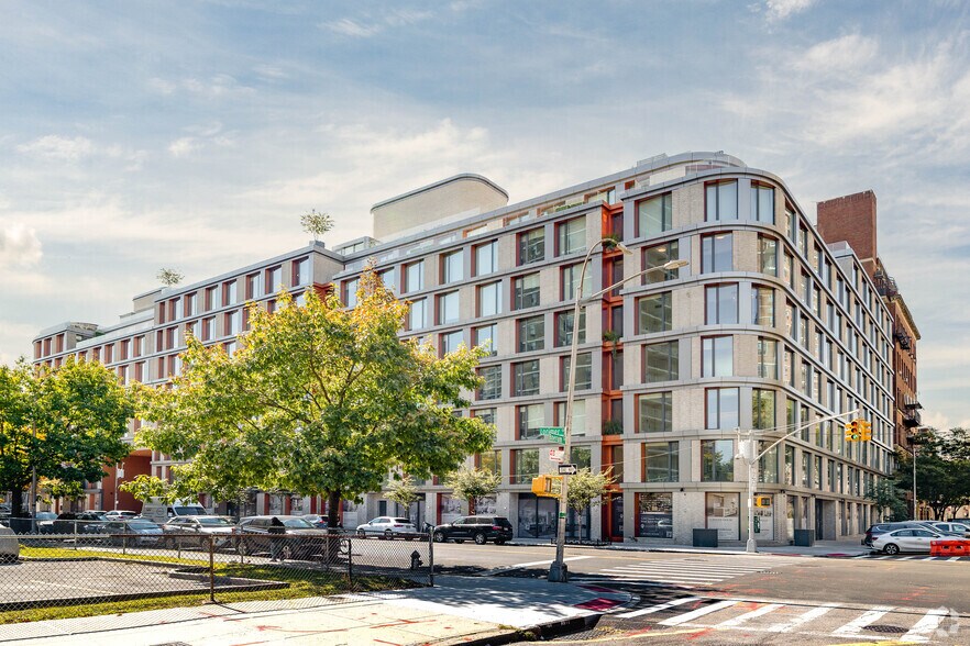 More Photos Of 555 Broadway, Brooklyn Apartments For Lease