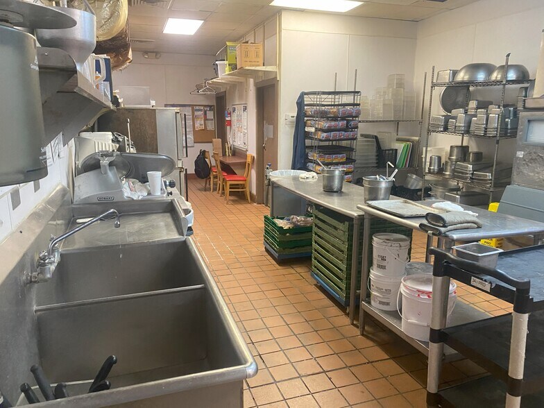 More Photos Of 3400 San Pedro, San Antonio Freestanding For Lease