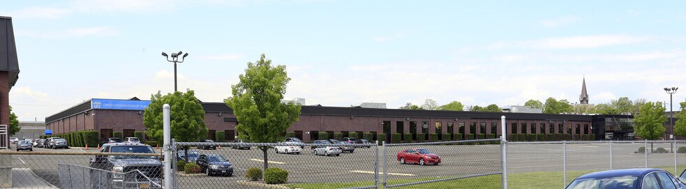 More Photos Of 2500 Halsey St, Bronx Office For Lease