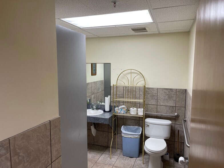 More Photos Of 4475 W 58th Ave, Arvada Light Distribution For Sale