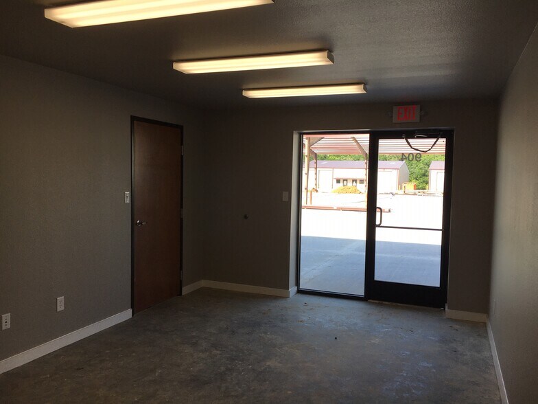 More Photos Of 7661 Rendon Bloodworth Rd, Mansfield Unknown For Lease