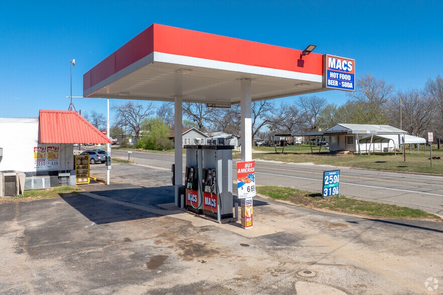 More Photos Of 1201 6th St, Ryan General Retail For Sale