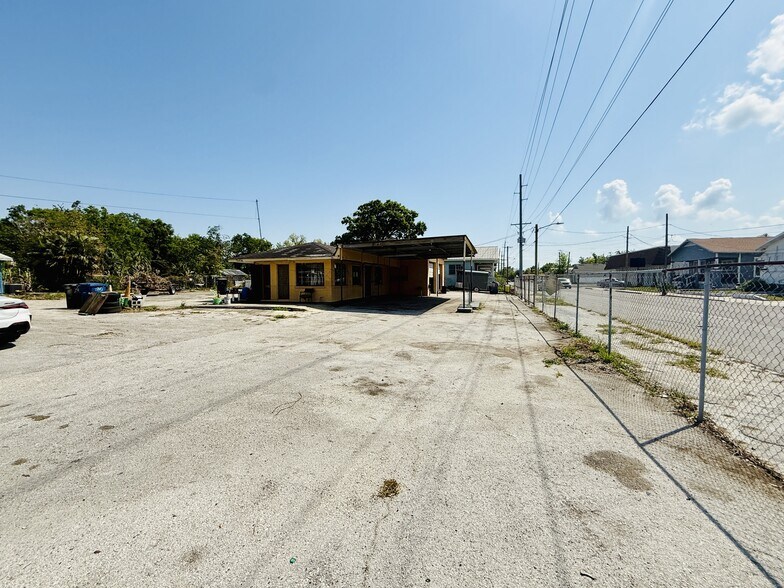 More Photos Of 3425 N 15th St, Tampa Auto Repair For Sale