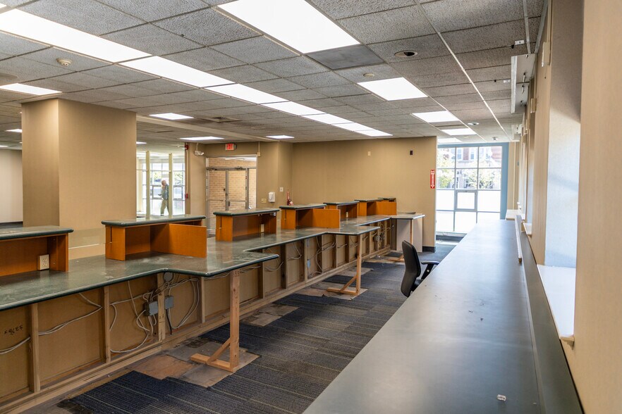 More Photos Of 2-6 N Main St, Wallingford Bank For Lease