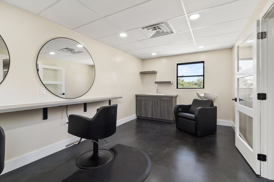 More Photos Of 1900 Tamiami Trl, Punta Gorda Office For Sale
