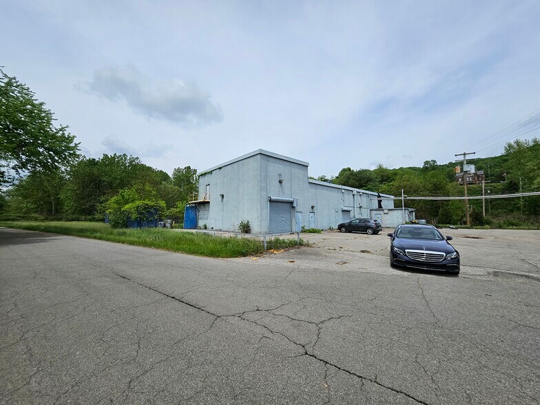 More Photos Of 1020 Industrial Park Rd, New Cumberland Warehouse For Sale