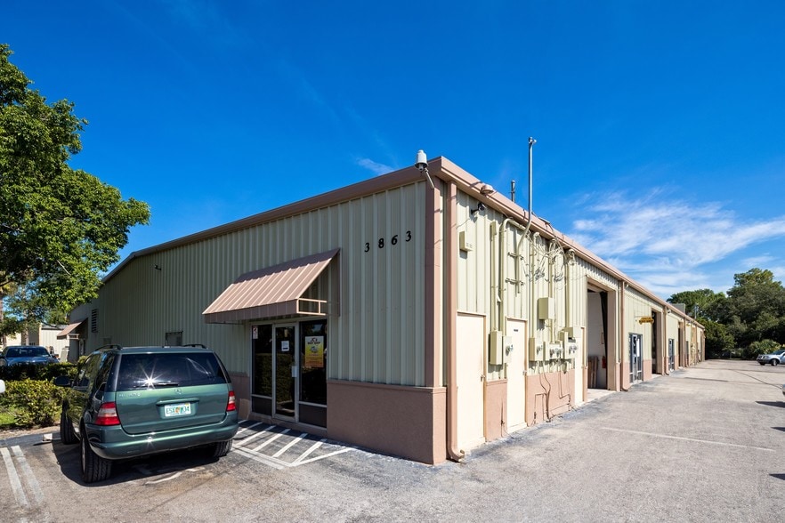 More Photos Of 3863 Enterprise Ave, Naples Warehouse For Lease