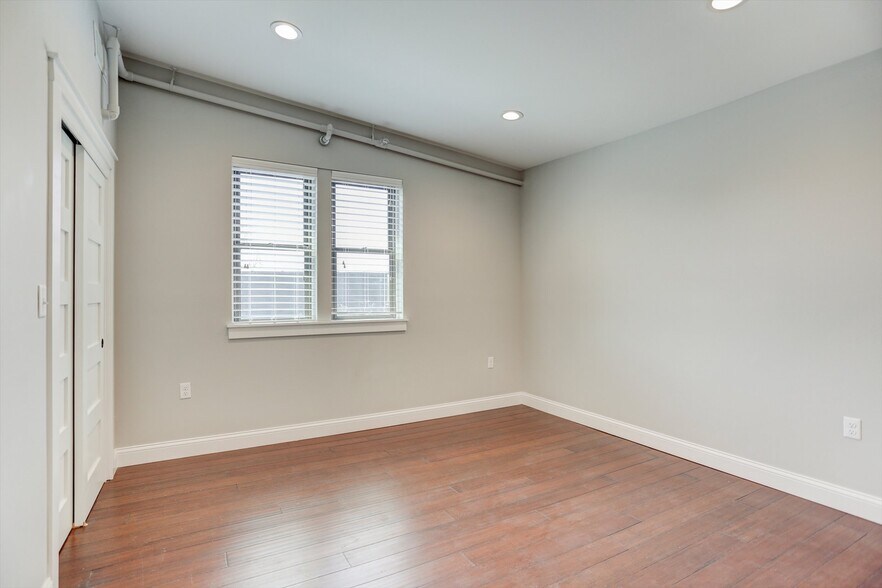 More Photos Of 218 W Main St, Urbana Office For Sale