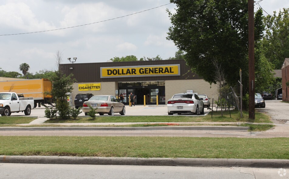 More Photos Of 136 E Crosstimbers St, Houston Freestanding For Lease