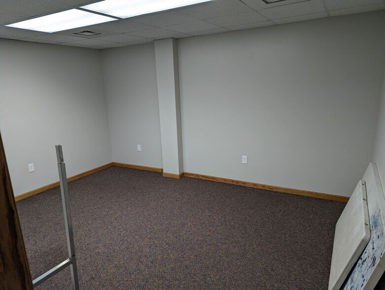 More Photos Of 9651 Portage Rd, Portage Service For Lease