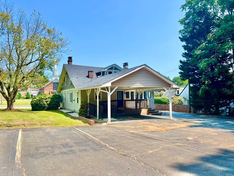 More Photos Of 2546 Reynolda Rd, Winston-Salem Medical For Lease