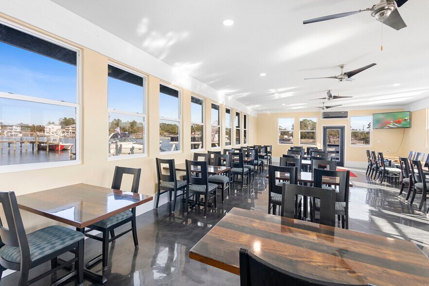 More Photos Of 275 Timber Island Rd, Carrabelle Restaurant For Sale