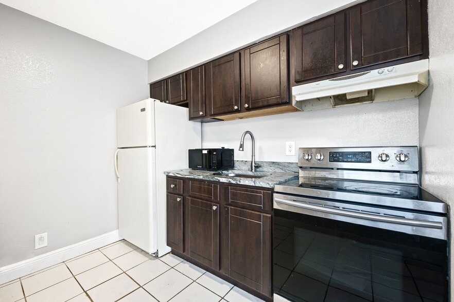 More Photos Of 3910 NW 30th Ter, Lauderdale Lakes Apartments For Sale