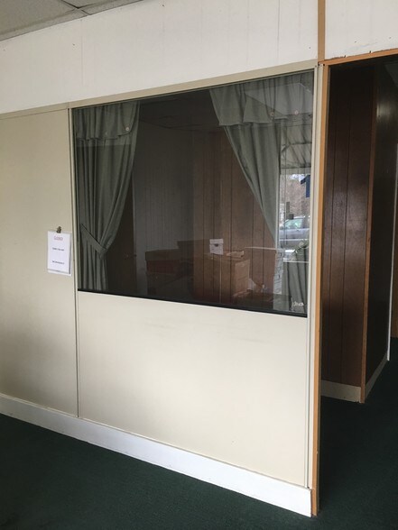 More Photos Of 1646-1650 State St, Schenectady Freestanding For Lease