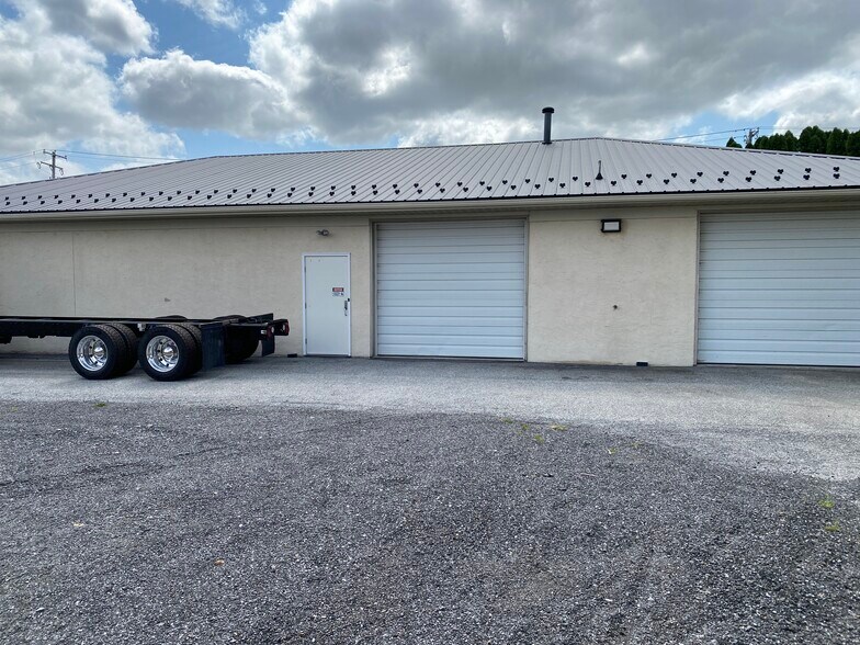 More Photos Of 1175 Gap Newport Pike, Cochranville Office For Lease