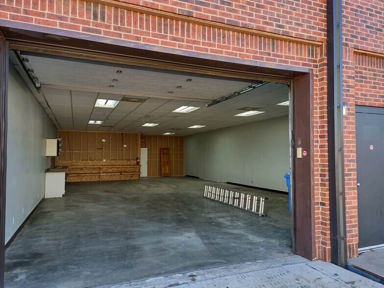 More Photos Of 3945 N Academy Blvd, Colorado Springs Freestanding For Lease