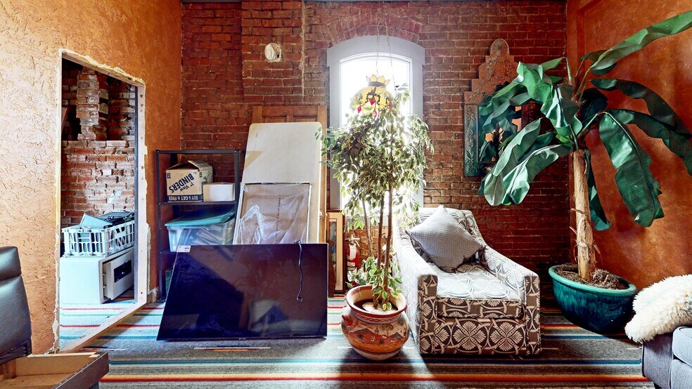 More Photos Of 111 S 1st St, La Salle Restaurant For Sale