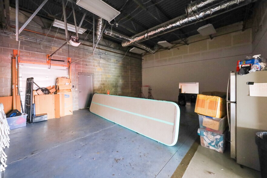 More Photos Of 2052-2070 Romig Rd, Akron Storefront For Sale