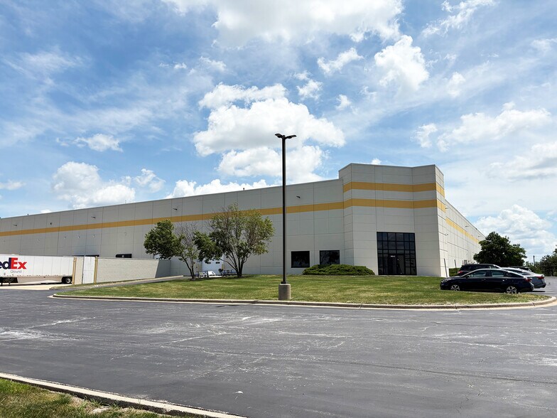 More Photos Of 1501 Remington Blvd, Bolingbrook Distribution For Lease