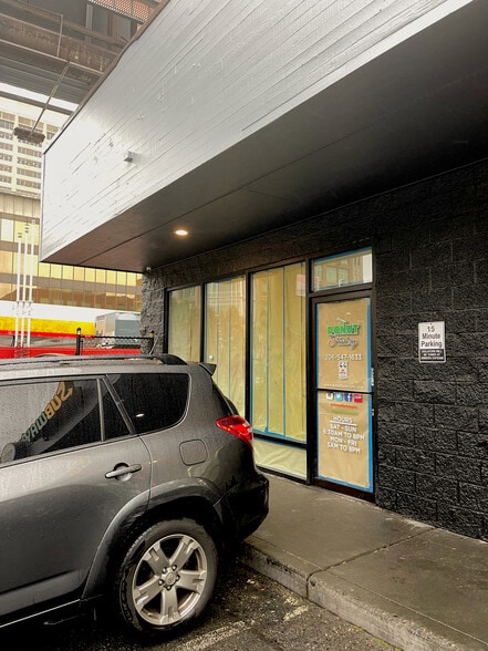 More Photos Of 4336 Roosevelt Way NE, Seattle Restaurant For Lease