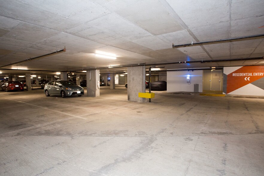 More Photos Of 5113 S Harper Ave, Chicago Coworking Space