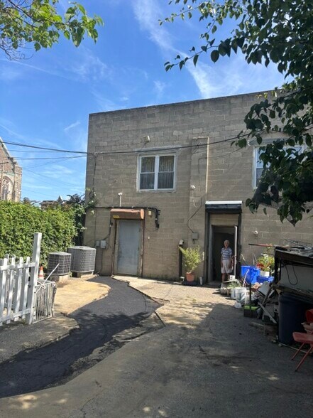 More Photos Of 1018-1020 W Lehigh Ave, Philadelphia Office For Sale