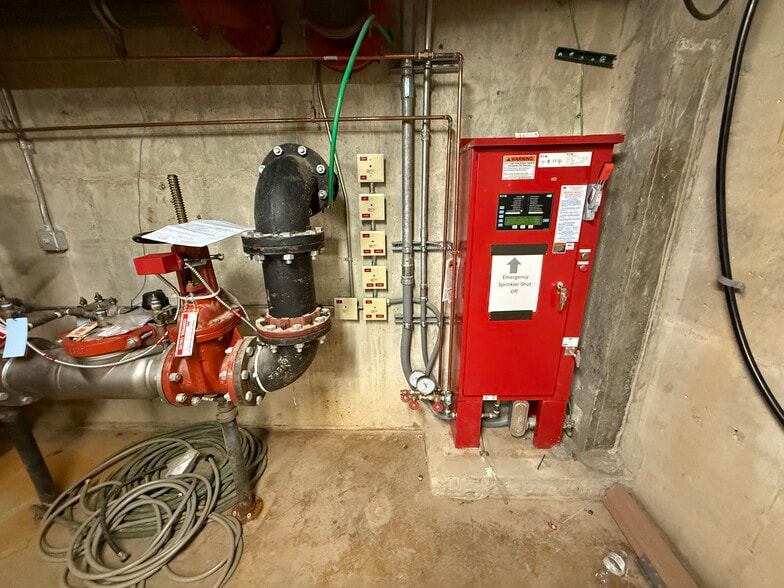 More Photos Of 6400 E Broad St, Columbus Medical For Sale