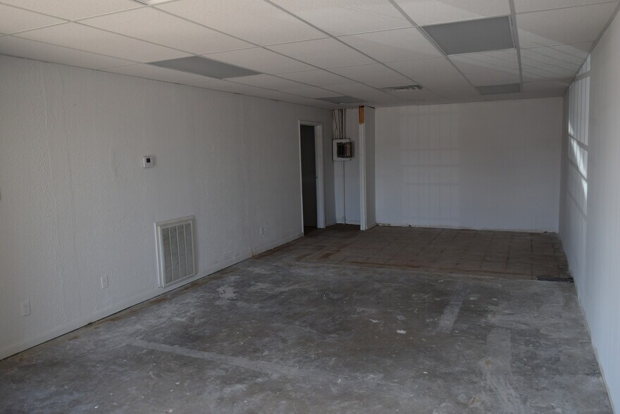 More Photos Of 8922 Frey, Houston Warehouse For Lease