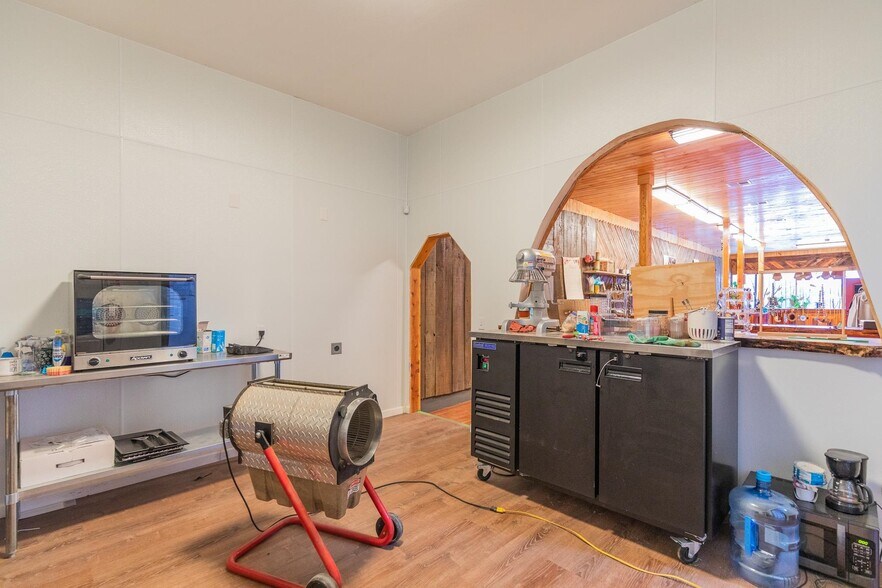 More Photos Of 308 Granado St, Tularosa General Retail For Sale