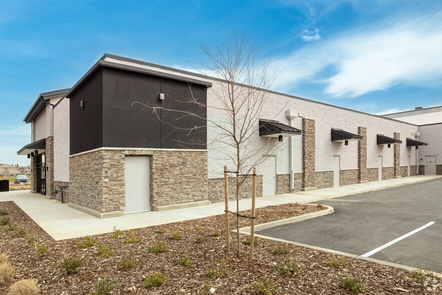 More Photos Of SWQ Zinfandel Dr & Bear Hollow Dr, Rancho Cordova Unknown For Lease