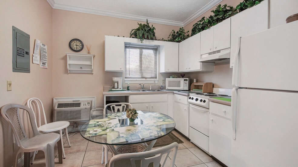 More Photos Of 8614 Surf Dr, Panama City Beach Hotel For Sale