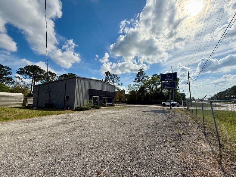 More Photos Of 2390 E International Speedway Blvd, Deland Freestanding For Lease