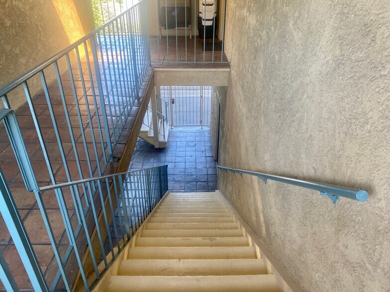 More Photos Of 3004 Deodar Ave, Costa Mesa Office For Lease