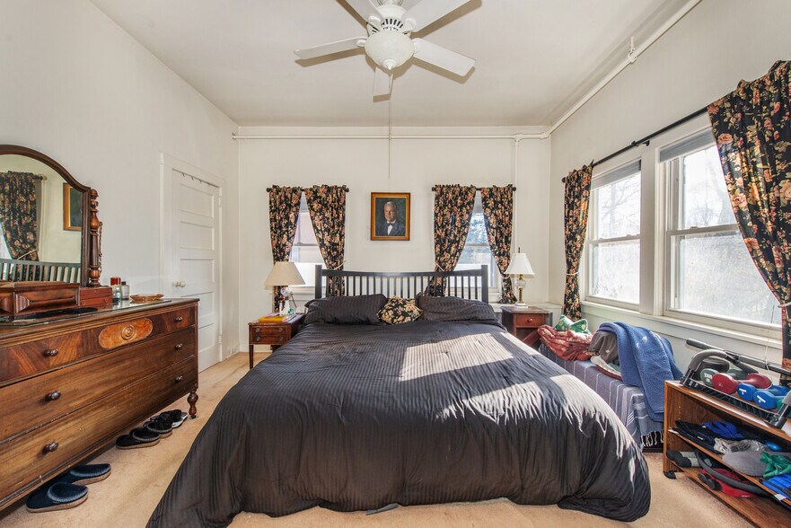 More Photos Of 209 S Maple Ave, Ridgewood Auto Repair For Sale