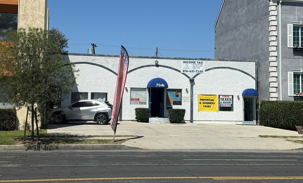 Primary Photo Of 7049 Owensmouth Ave, Canoga Park Medical For Sale