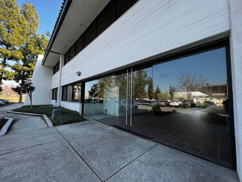 More Photos Of 1601 New Stine Rd, Bakersfield Office For Lease