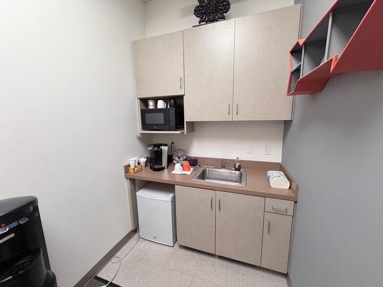 More Photos Of 100 Cortona Way, Brentwood Medical For Sale