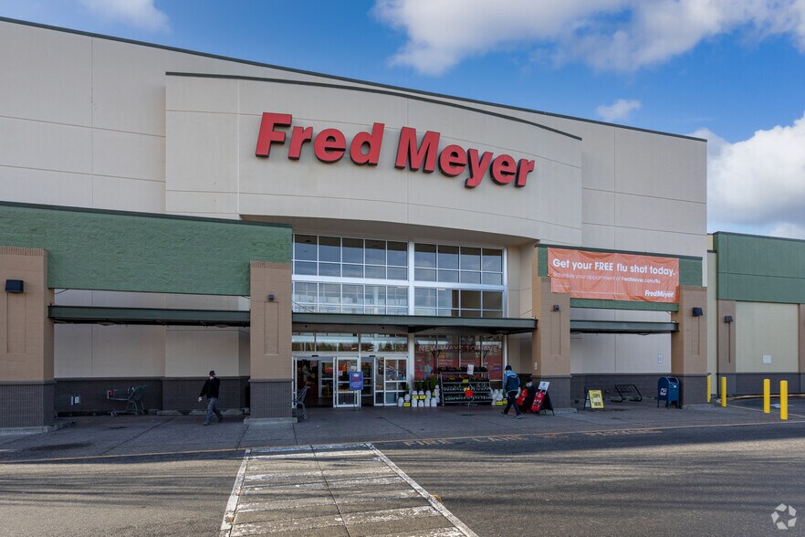 More Photos Of 17667 NE 76th St, Redmond Supermarket For Sale
