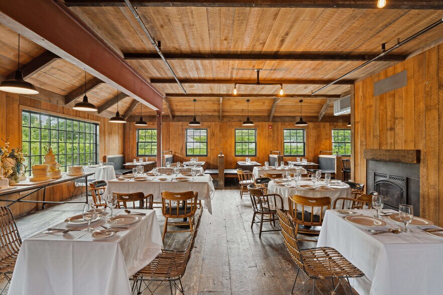 Primary Photo Of 203 Bridgehampton Tpke, Bridgehampton Restaurant For Sale