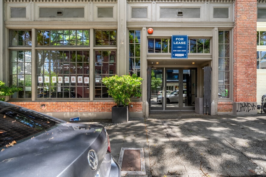 More Photos Of 401 E Pine St, Seattle Freestanding For Lease