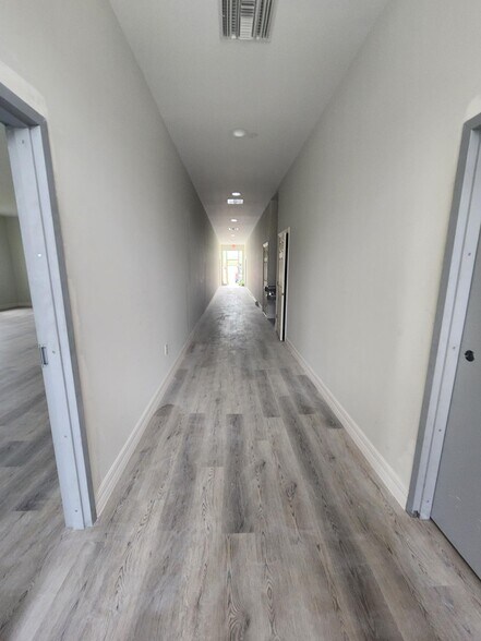 More Photos Of 8359 Stringfellow Rd, Saint James City Medical For Lease