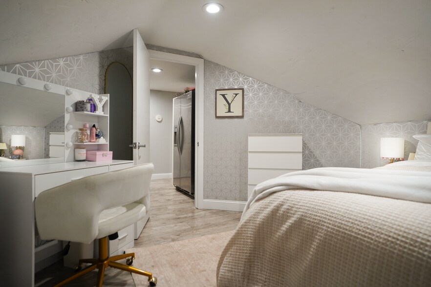 More Photos Of 712 Main St, Hyannis Storefront Retail Office For Sale