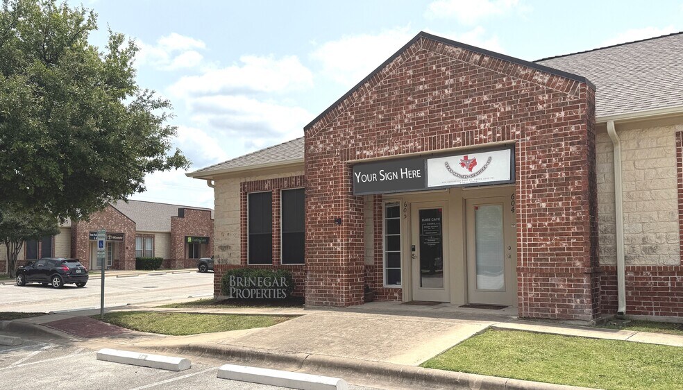 More Photos Of 595 Round Rock West, Round Rock Office For Lease