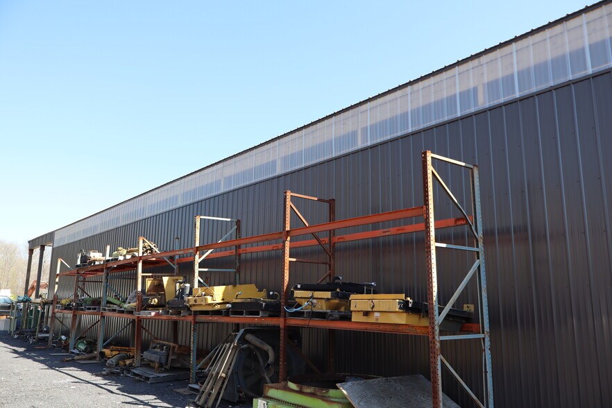 More Photos Of Catasauqua Ave., Whitehall Warehouse For Lease